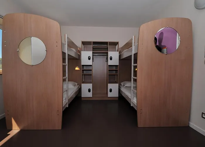 Auberge De Jeunesse Rochefort