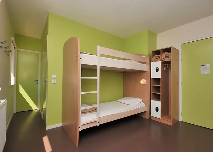 Auberge De Jeunesse Rochefort Hostel *