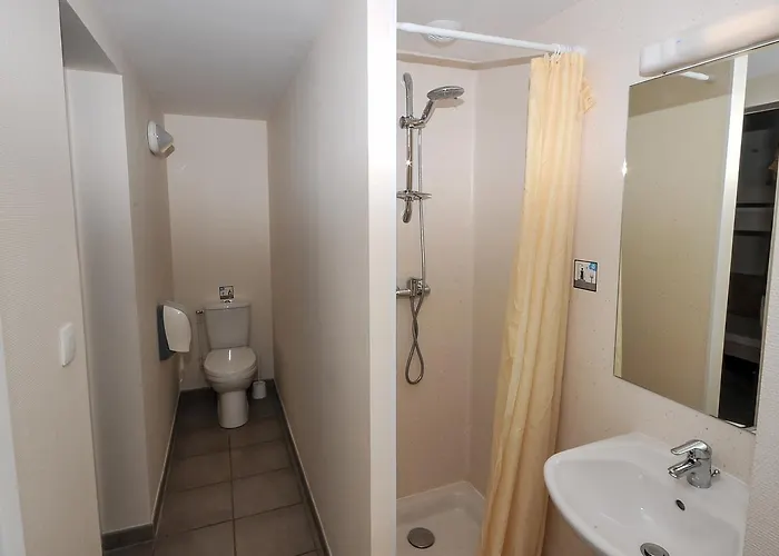 Auberge De Jeunesse Rochefort Hostel